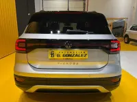 Usado VW T-Cross Advance 110 CV (80 kW) 2022 Gris / plata SUV