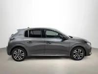 Usado Peugeot 208 Allure 101 CV (74 kW) 2022 Gris Utilitario