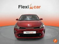 Usado Kia Rio 84 CV (61 kW) 2022 Rojo Berlina