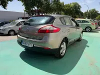 Usado Renault Mégane Dynamique 105 CV (77 kW) 2010 Beige Berlina