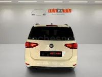 Usado VW Touran Life 150 CV (110 kW) 2024 Beige Monovolumen