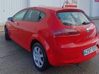 Usado Seat Leon 100 CV (73 kW) 2005 Rojo Utilitario