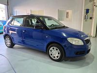 Usado Skoda Fabia Style 80 CV (58 kW) 2008 Azul Berlina
