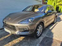 Usado Porsche Cayenne 462 CV (339 kW) 2020 Gris / plata SUV