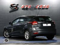Usado Ford Focus Trend 125 CV (91 kW) 2016 Gris / plata Berlina
