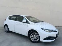 Usado Toyota Auris Active 116 CV (85 kW) 2018 Blanco Berlina