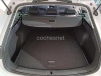 Usado Seat Leon Style 110 CV (80 kW) 2022 Blanco Familiar