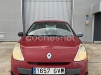 Usado Renault Clio II Exception 75 CV (55 kW) 2010 Rojo Berlina