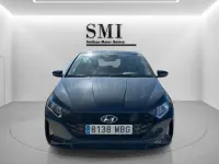 Usado Hyundai i20 101 CV (74 kW) 2022 Gris Utilitario