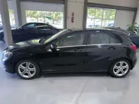 Usado Mercedes A200 Urban 136 CV (100 kW) 2015 Negro Utilitario