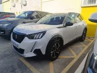 Usado Peugeot 2008 GT 130 CV (95 kW) 2023 Blanco SUV