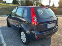Usado Ford Fiesta Titanium 96 CV (70 kW) 2008 Azul Utilitario