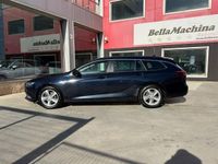Usado Opel Insignia Selective 136 CV (100 kW) 2019 Azul Familiar