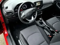 Usado Hyundai i30 95 CV (69 kW) 2019 Rojo Utilitario