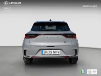 Usado Lexus LBX 136 CV (100 kW) 2025 Gris / plata SUV