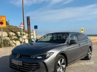 Usado VW Passat Business 150 CV (110 kW) 2024 Gris / plata Familiar