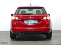 Usado Opel Astra Sport 110 CV (80 kW) 2019 Rojo Familiar