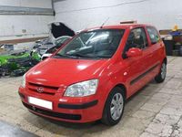 Usado Hyundai Getz 82 CV (60 kW) 2004 Rojo Utilitario