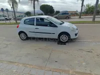 Usado Renault Clio II Authentique 70 CV (51 kW) 2007 Blanco Berlina