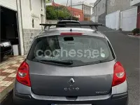 Usado Renault Clio II Dynamique 110 CV (80 kW) 2006 Gris / plata Berlina