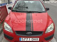 Usado Ford Focus Trend 100 CV (73 kW) 2005 Rojo Berlina