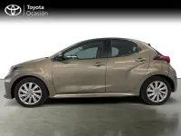 Usado Toyota Yaris Hybrid Active 116 CV (85 kW) 2023 Blanco Berlina