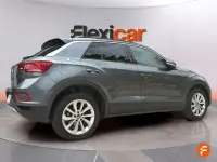 Usado VW T-Roc Life 150 CV (110 kW) 2024 Gris SUV
