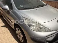 Usado Peugeot 207 70 CV (51 kW) 2008 Gris / plata Berlina