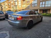 Usado Audi A4 130 CV (95 kW) 2004 Gris / plata Berlina