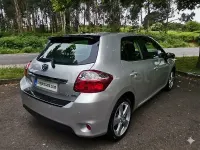 Usado Toyota Auris Hybrid Advance 136 CV (100 kW) 2012 Gris / plata Berlina