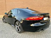Usado Jaguar XF R-Sport 180 CV (132 kW) 2021 Negro Berlina
