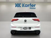 Usado VW Golf VIII GTI 245 CV (180 kW) 2021 Blanco Berlina