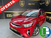 Usado Kia Stonic 100 CV (73 kW) 2022 Rojo SUV