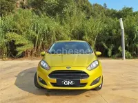 Usado Ford Fiesta Trend 82 CV (60 kW) 2014 Amarillo Utilitario