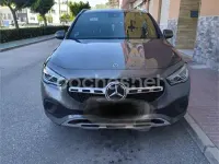 Usado Mercedes GLA200 163 CV (119 kW) 2023 Gris / plata SUV