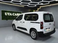 Usado Citroën Berlingo Live 102 CV (75 kW) 2021 Blanco Monovolumen