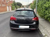 Usado Opel Astra Business 110 CV (80 kW) 2014 Negro Berlina