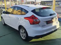 Usado Ford Focus Trend 125 CV (91 kW) 2011 Blanco Berlina