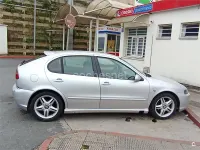 Usado Seat Leon Sport 150 CV (110 kW) 2003 Gris / plata Utilitario