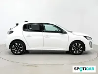 Usado Peugeot 208 Allure 101 CV (74 kW) 2024 Blanco Utilitario
