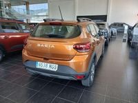 Usado Dacia Sandero Expression 100 CV (73 kW) 2023 Naranja Berlina