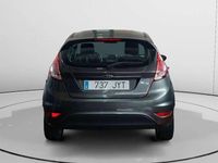 Usado Ford Fiesta Trend 83 CV (61 kW) 2017 Gris Utilitario