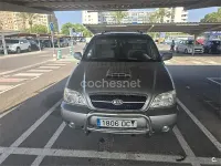 Usado Kia Carnival LX 144 CV (105 kW) 2004 Gris / plata Monovolumen