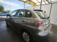 Usado Seat Ibiza Stella 75 CV (55 kW) 2003 Gris / plata Utilitario