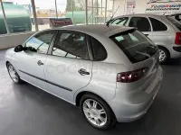 Usado Seat Ibiza Reference 80 CV (58 kW) 2009 Gris / plata Berlina