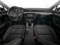 Usado VW Passat 150 HP (110 kW) 2024 Cinzento Carrinha