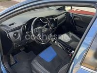 Usado Toyota Auris Hybrid Active 136 CV (100 kW) 2015 Azul Berlina