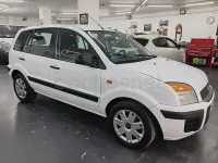 Usado Ford Fusion Ambiente 80 CV (58 kW) 2011 Blanco Utilitario