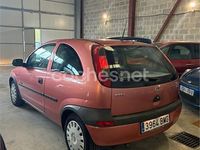 Usado Opel Corsa Comfort 75 CV (55 kW) 2001 Rosa Utilitario