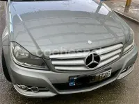 Usado Mercedes C220 Avantgarde 170 CV (125 kW) 2011 Gris / plata Berlina
